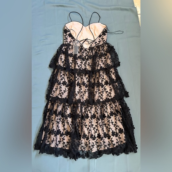 Floral Embroidered Tiered Dress Endless Rose size L NWT - Picture 5 of 14